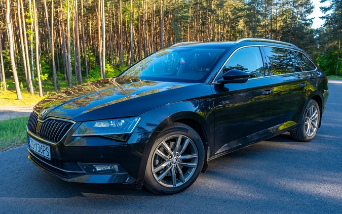 Skoda Superb cena 64700 przebieg: 175500, rok produkcji 2018 z Szczecin małe 352